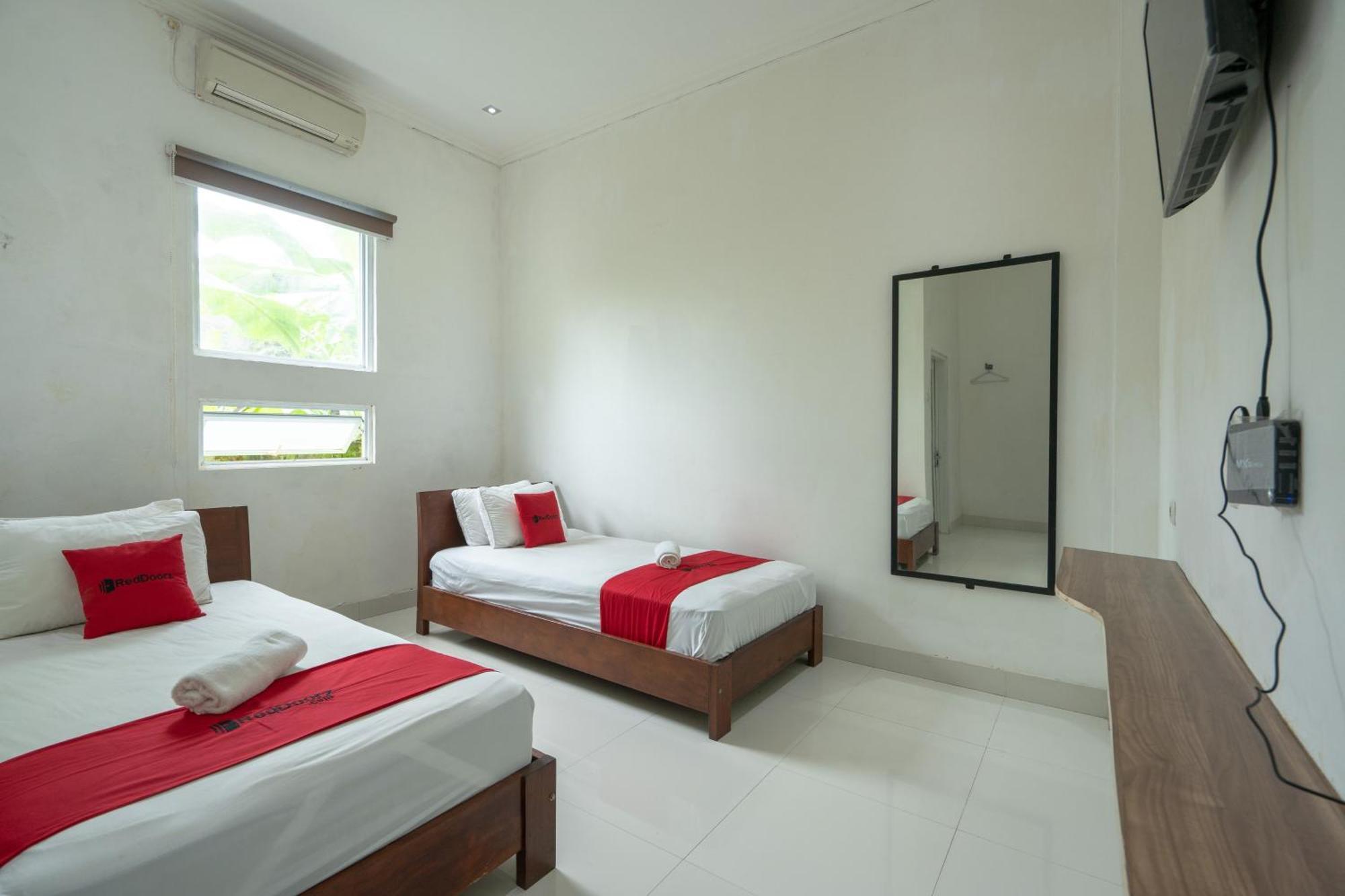 Reddoorz Near Ubud Village Sukawati エクステリア 写真