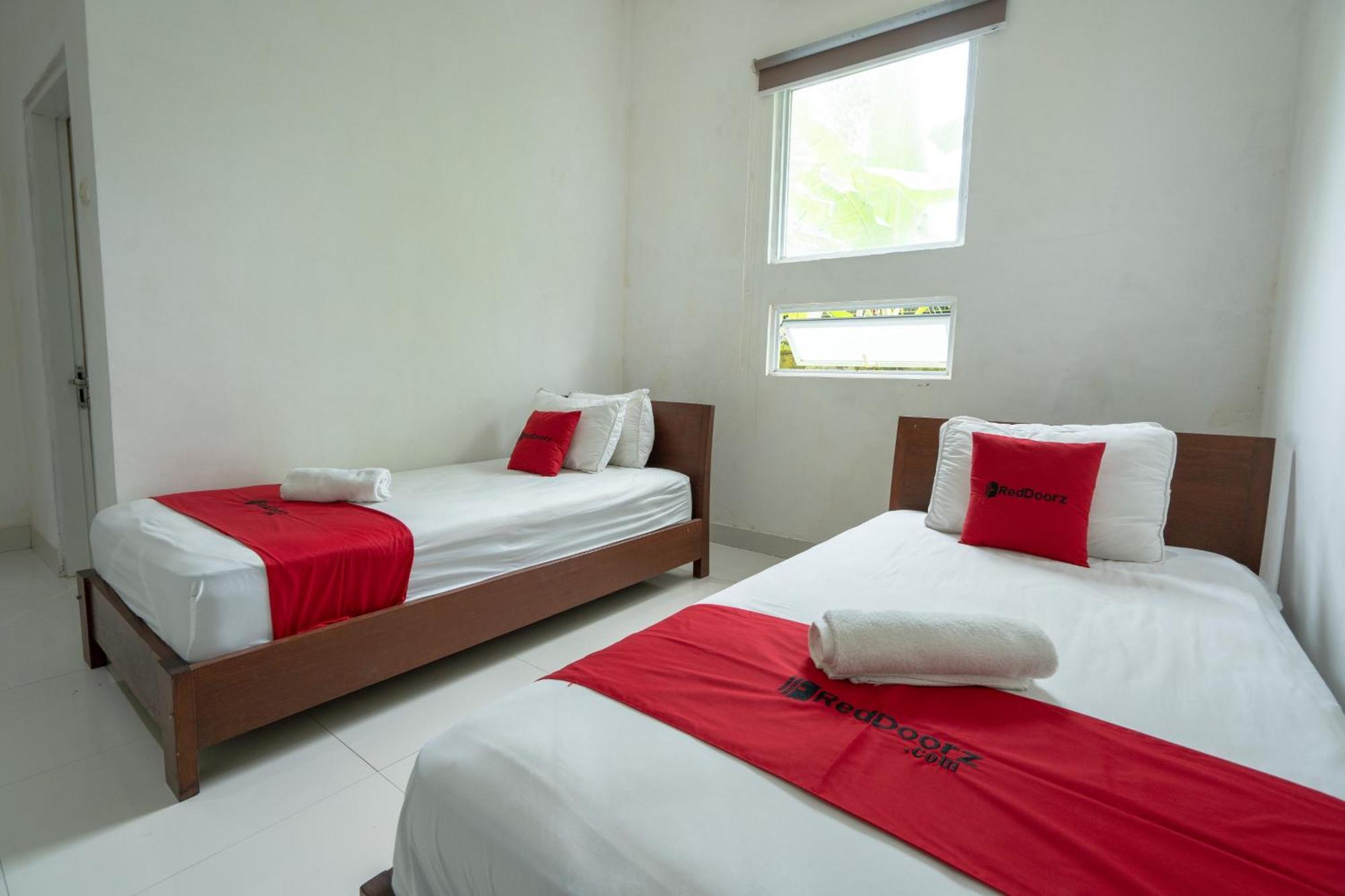 Reddoorz Near Ubud Village Sukawati エクステリア 写真