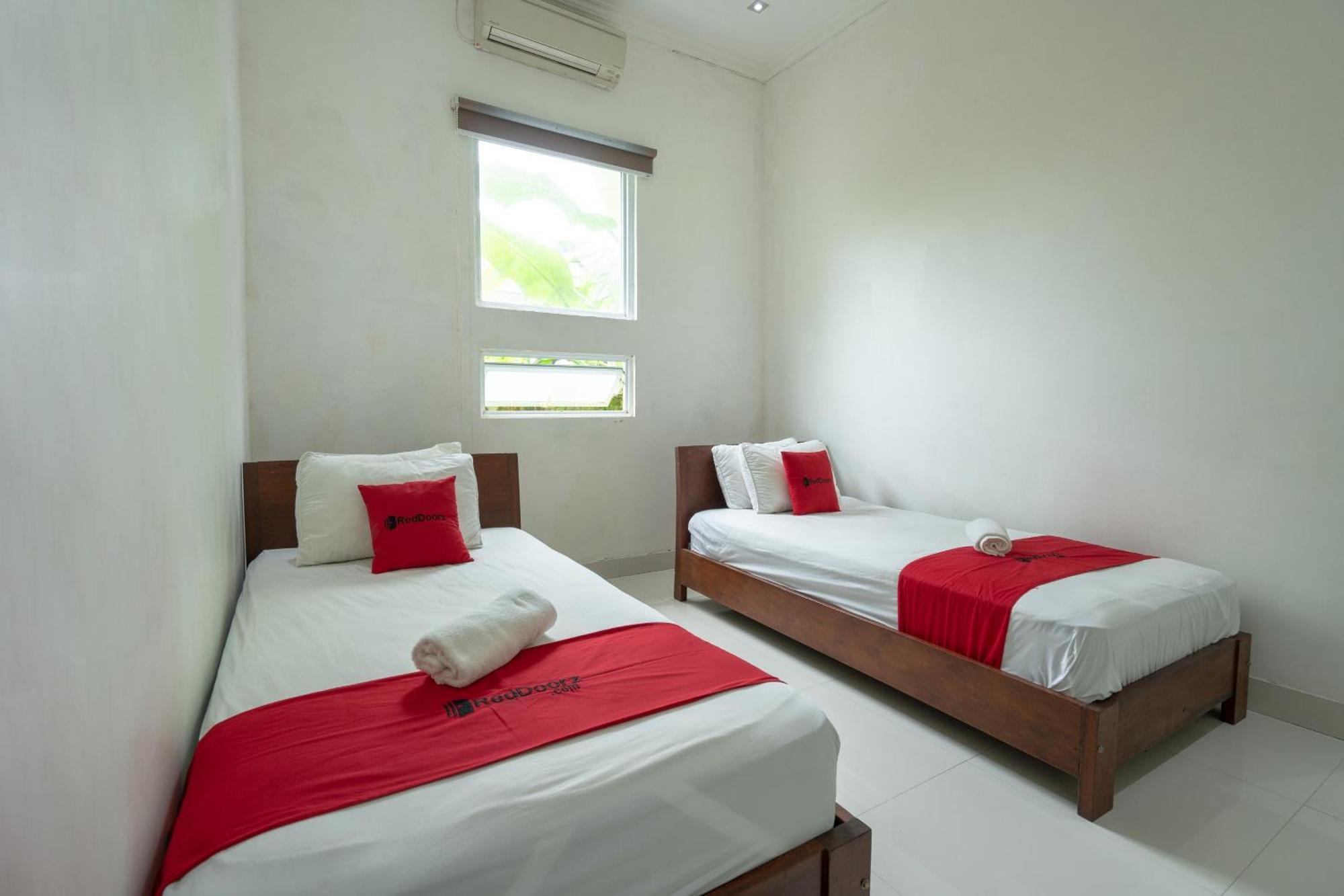 Reddoorz Near Ubud Village Sukawati エクステリア 写真