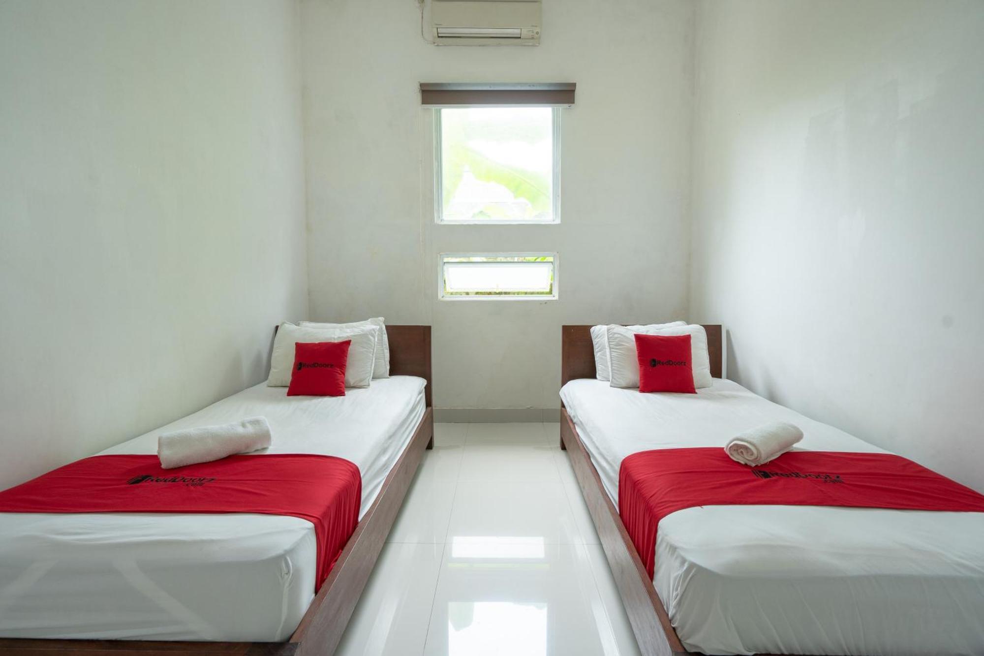 Reddoorz Near Ubud Village Sukawati エクステリア 写真
