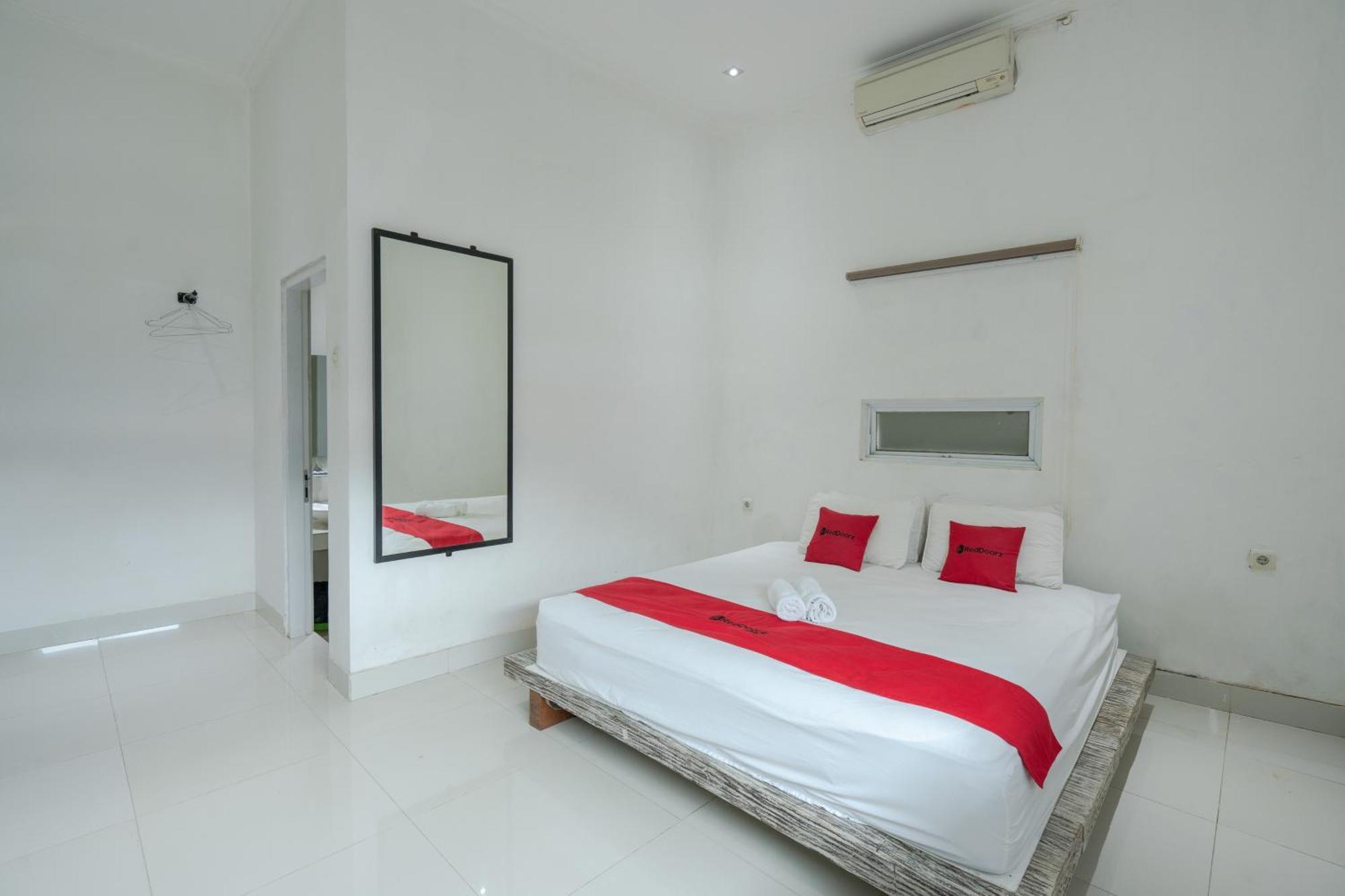 Reddoorz Near Ubud Village Sukawati エクステリア 写真