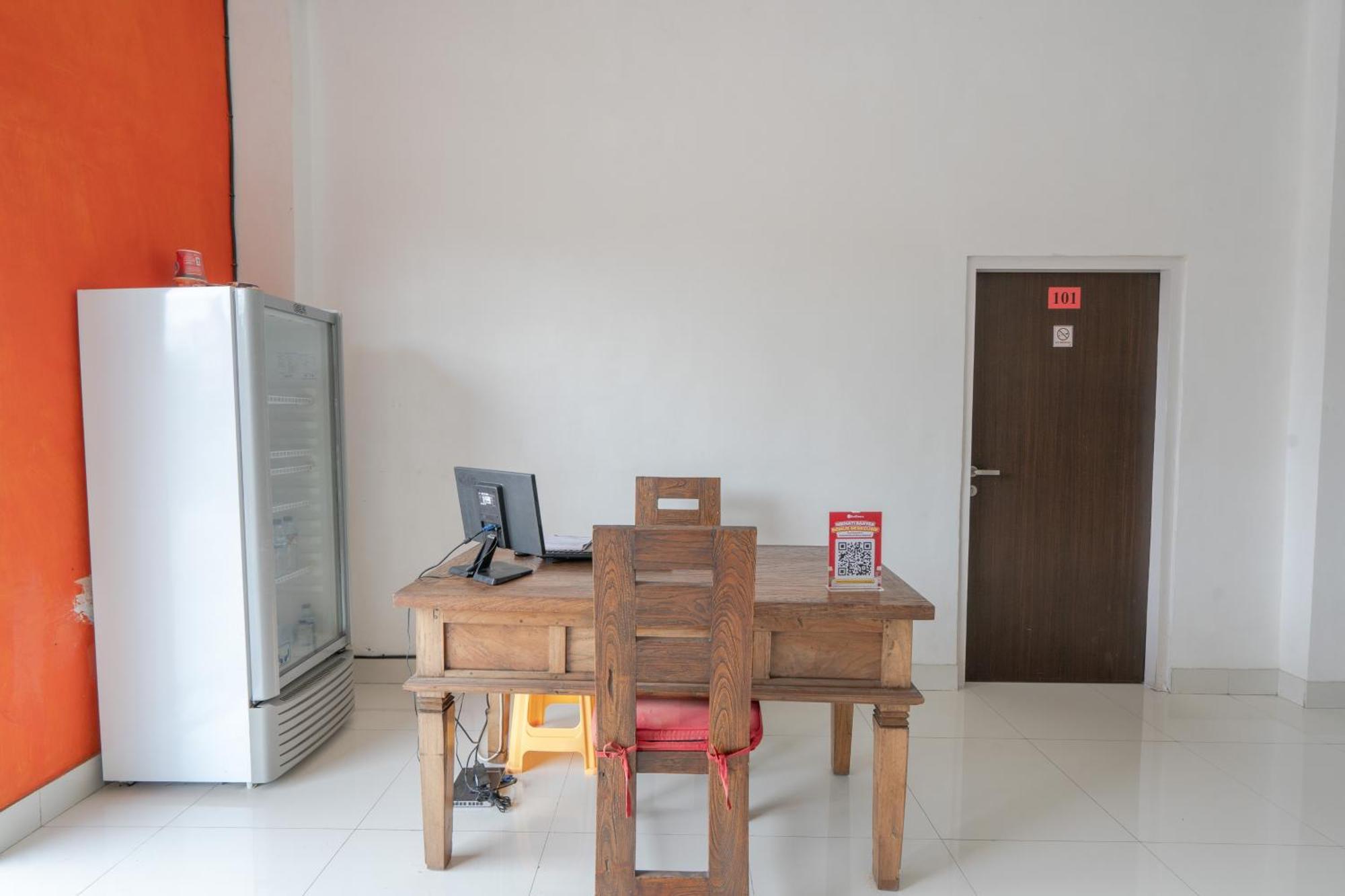 Reddoorz Near Ubud Village Sukawati エクステリア 写真