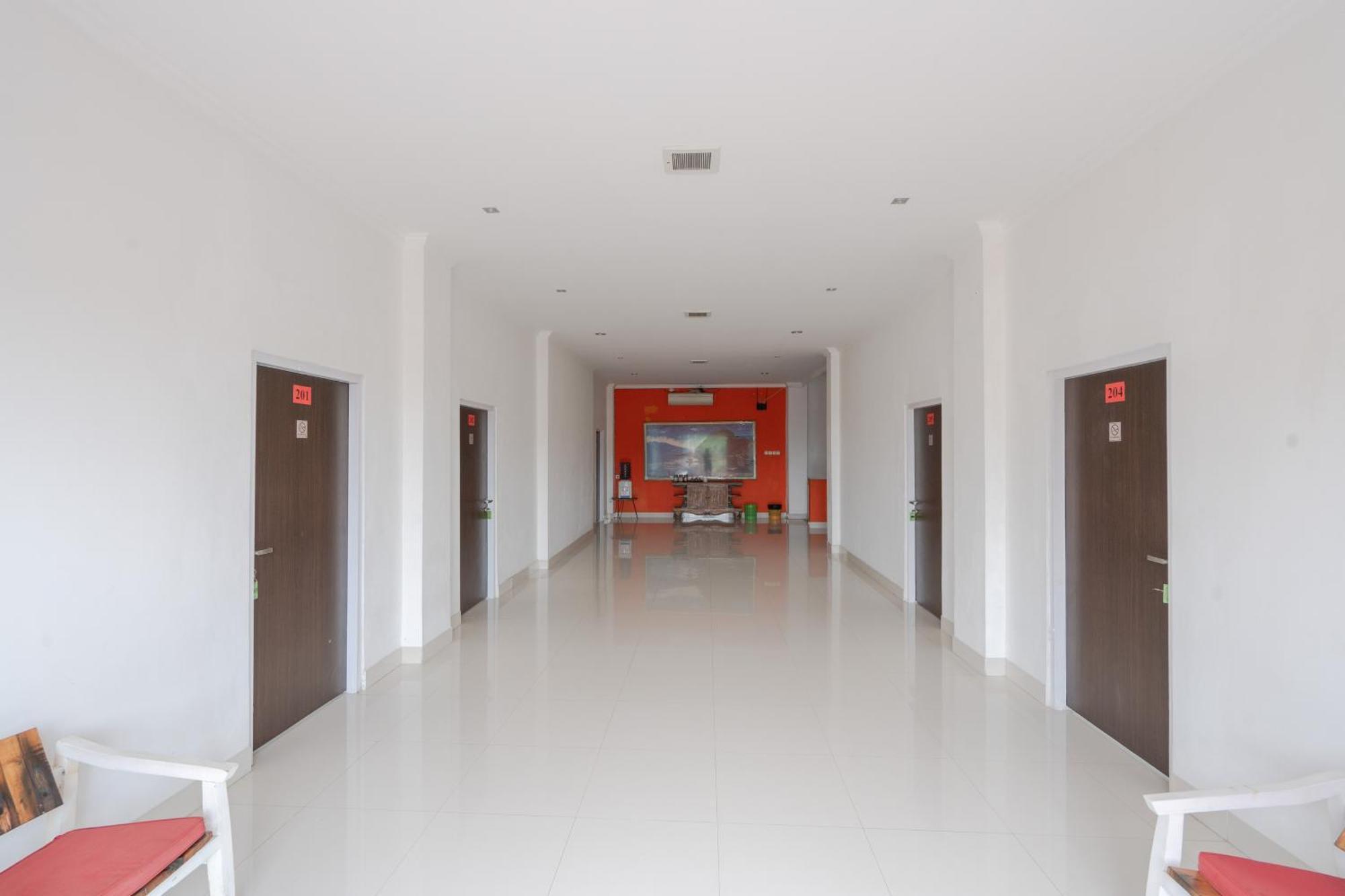 Reddoorz Near Ubud Village Sukawati エクステリア 写真